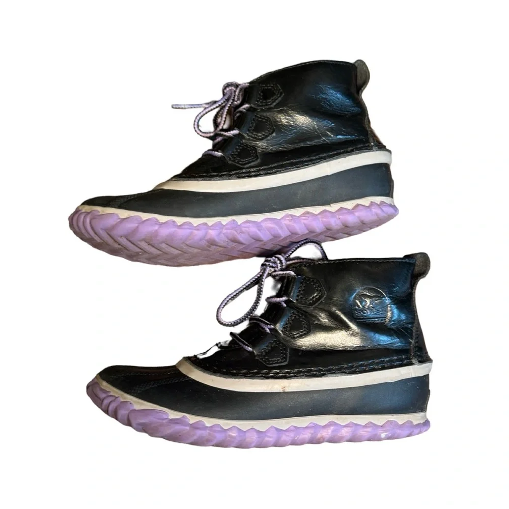 Sorel Out N About kids Duck Snow Boots Winter Rain Shoes Purple Black - Picture 4 of 10